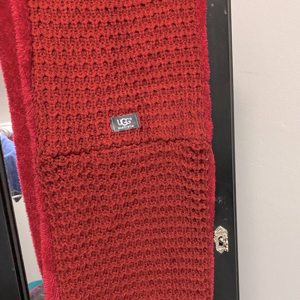 Ugg infinity scarf